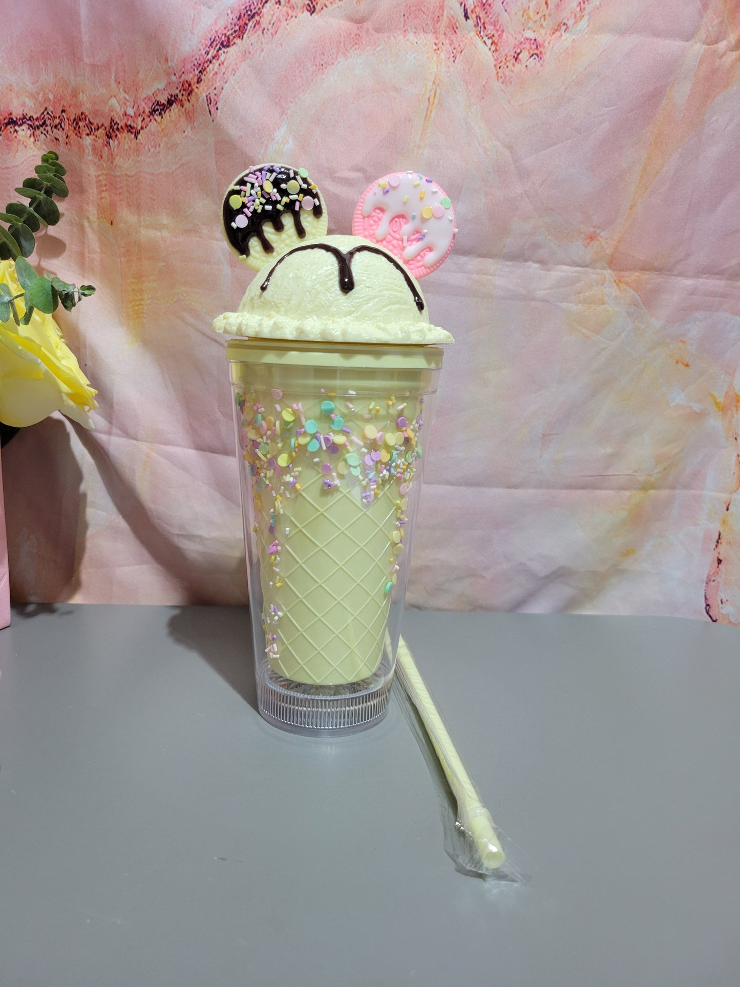 Dessert led light cup.