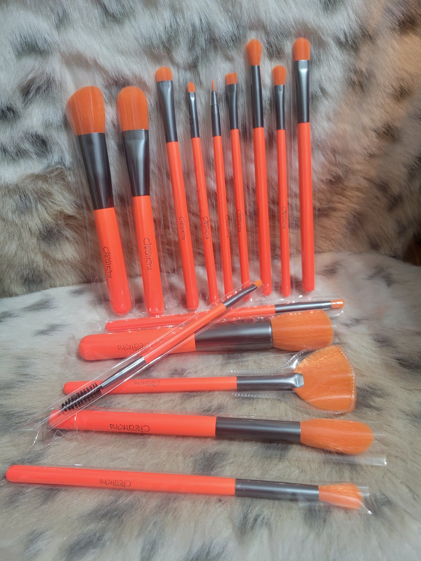 Beauty Creations neon brush set of 15 pcs.