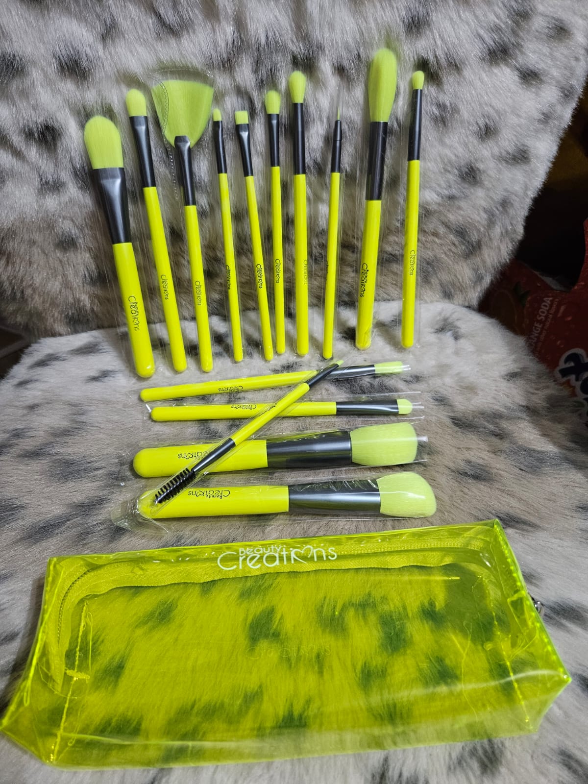 Beauty Creations neon brush set of 15 pcs.