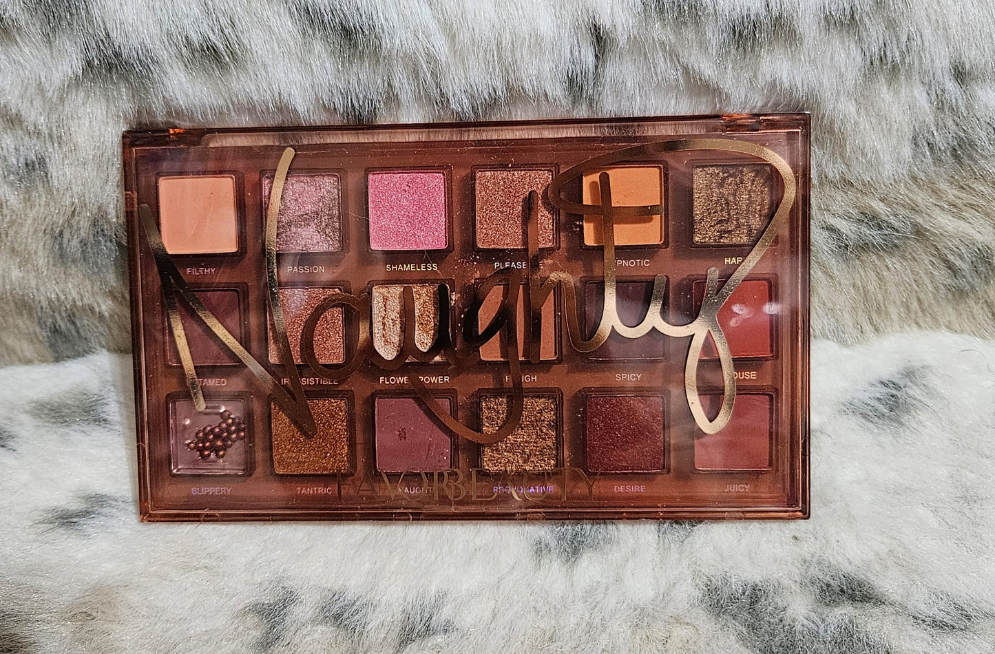 Favor beauty eyeshadow palette