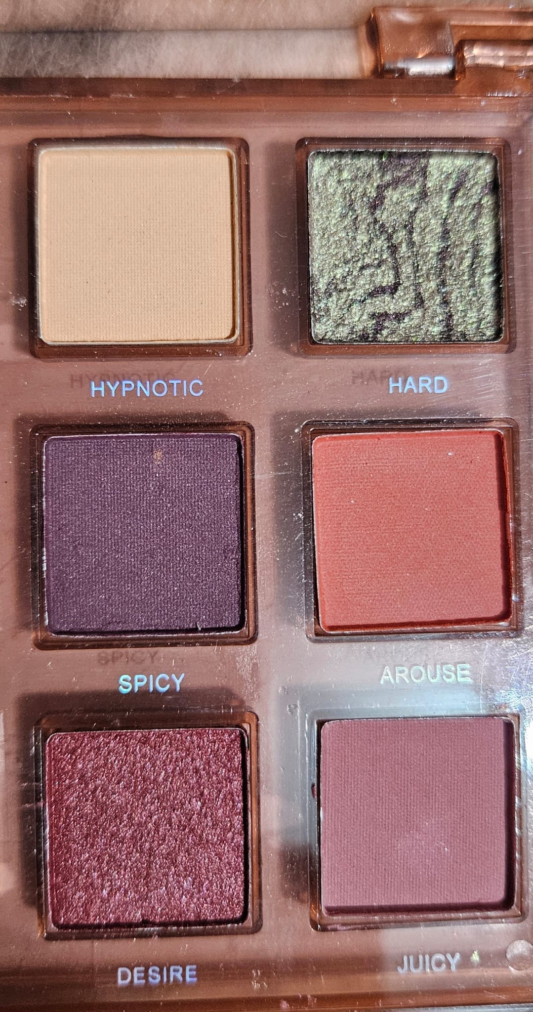 Favor beauty eyeshadow palette
